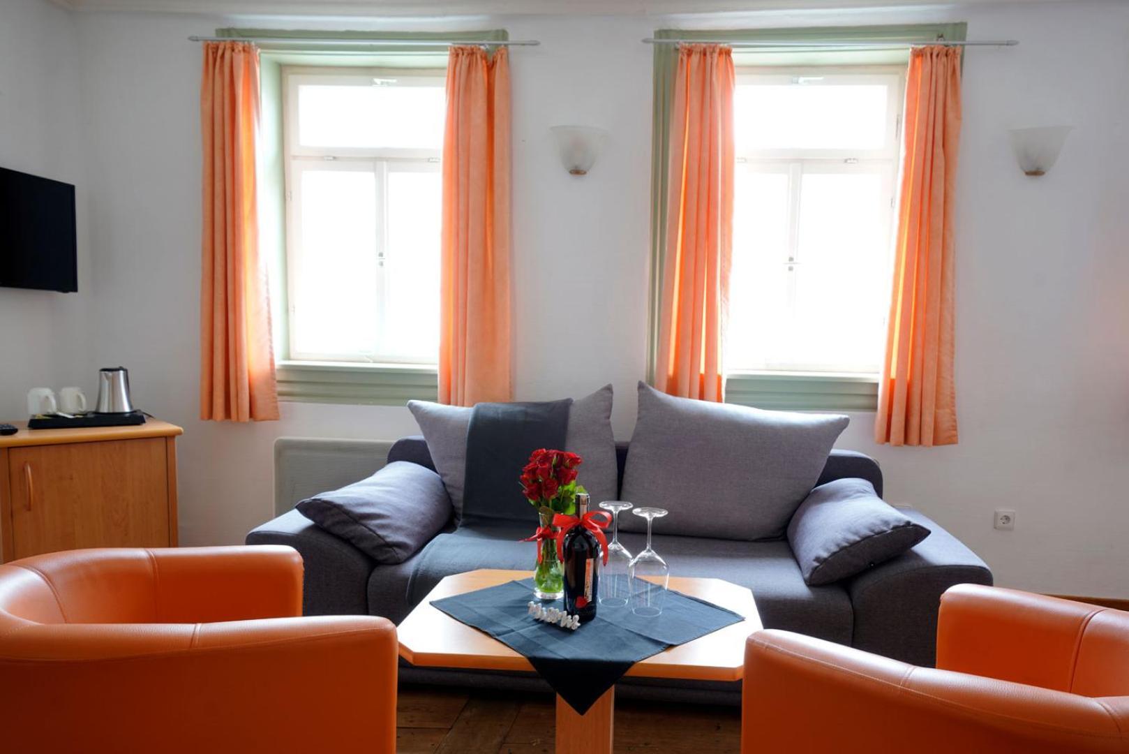 Bonnigheim Hotel Adler Am Schloss מראה חיצוני תמונה